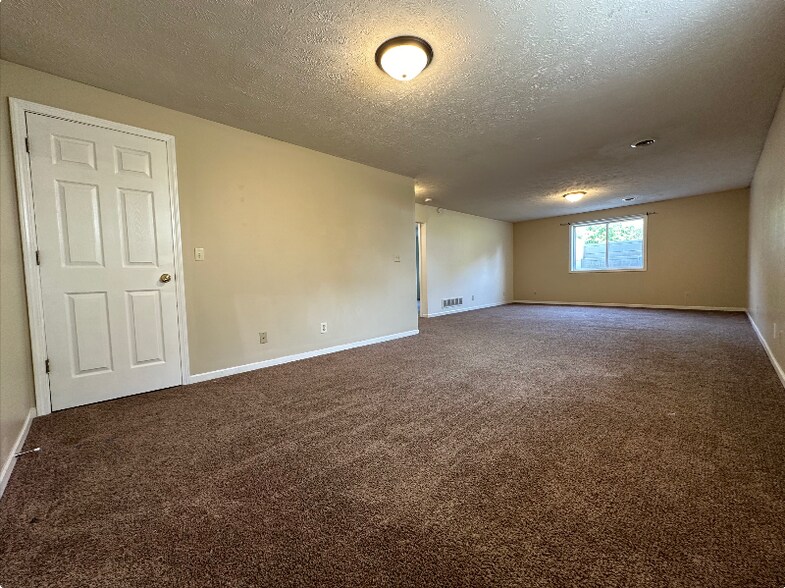 Building Photo - 4429 Aurelius Rd
