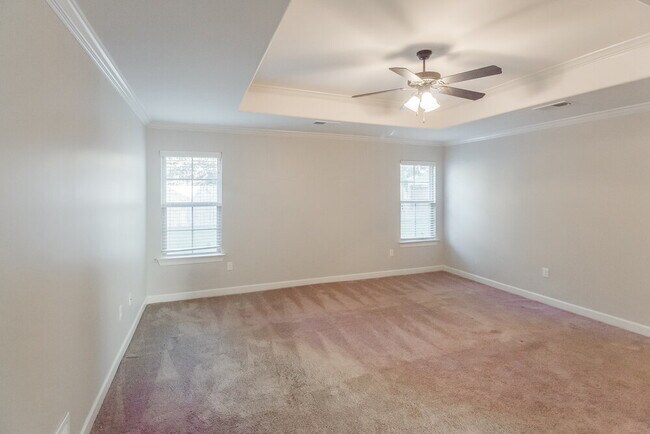 Building Photo - 6404 Rue de Paris Ln