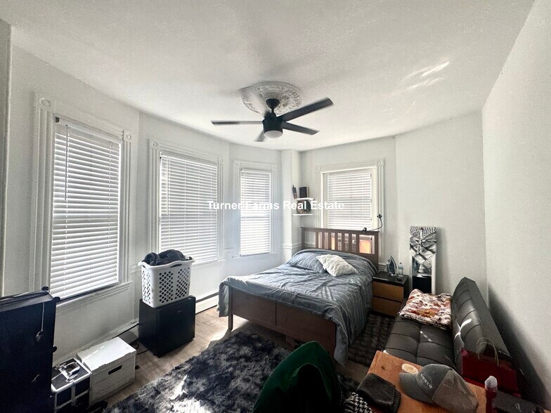 Building Photo - 1510 Tremont St