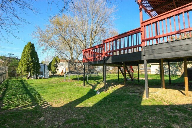 Building Photo - 1080 Arapaho Ave