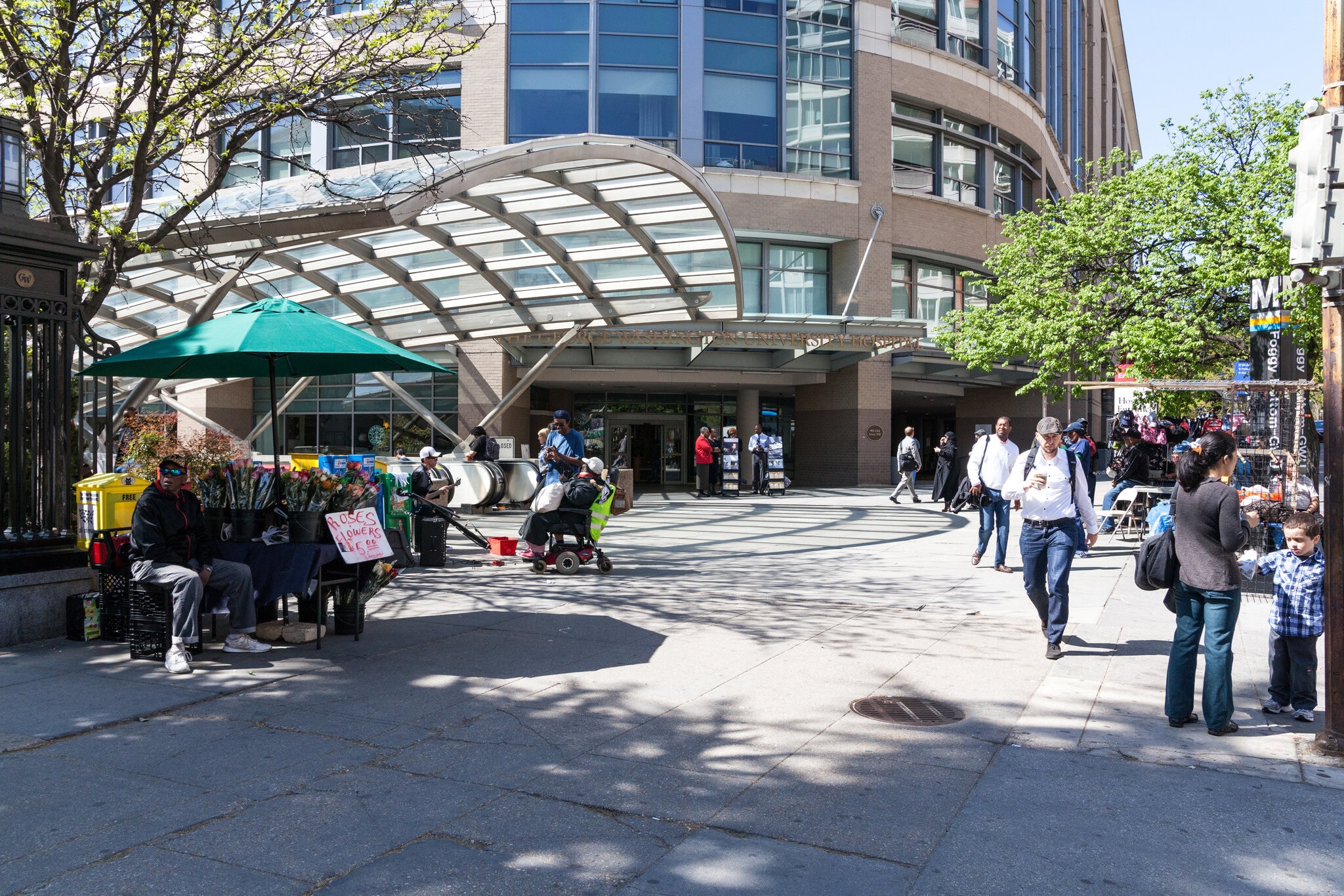 1 block to Foggy Bootm/GW Metro Stop ! - 2401 H St NW
