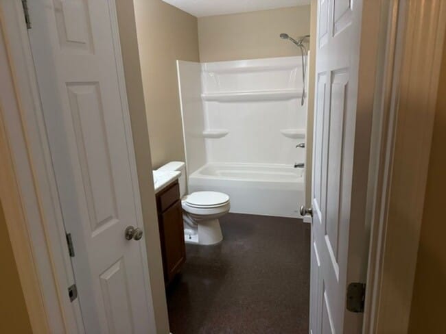 Building Photo - Maryville 37801 - 3 bedroom, 2 bath home $1800.00 - Contact Ed Johnson (865) 924-5045