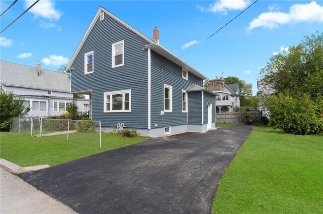 Building Photo - 301 Glenwood Ave