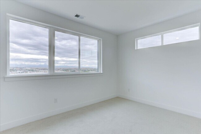 Building Photo - 2598 Emiline Wy