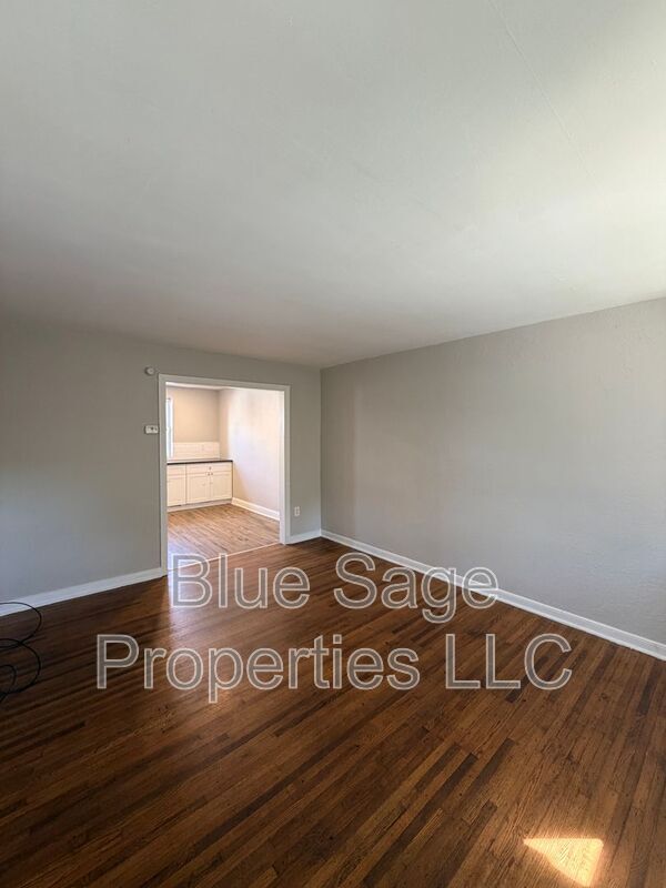 Building Photo - 7007 Greenwood Ave