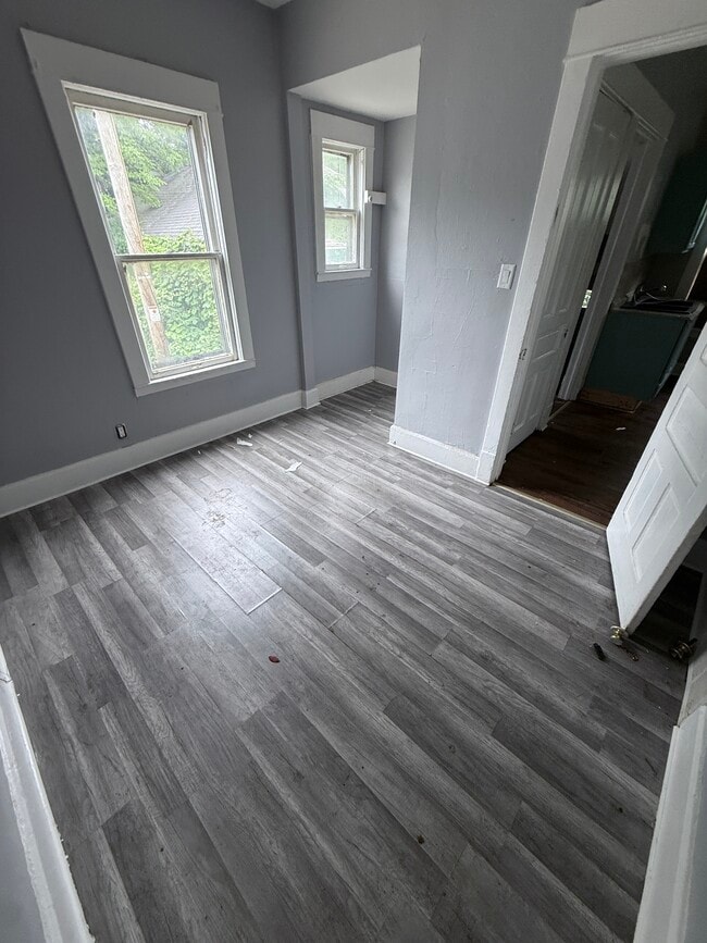 Building Photo - 3240 N 40th St