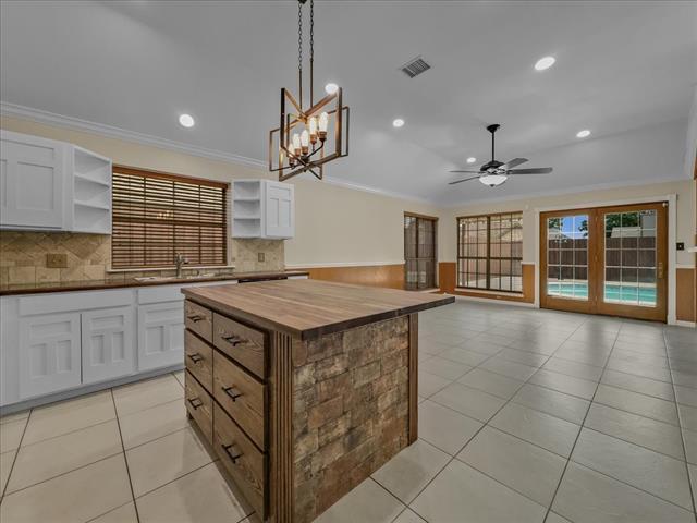 Building Photo - 2745 Salado Trail
