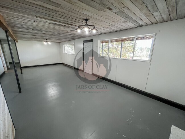 Building Photo - Charming West Salem Home - Coming Soon!