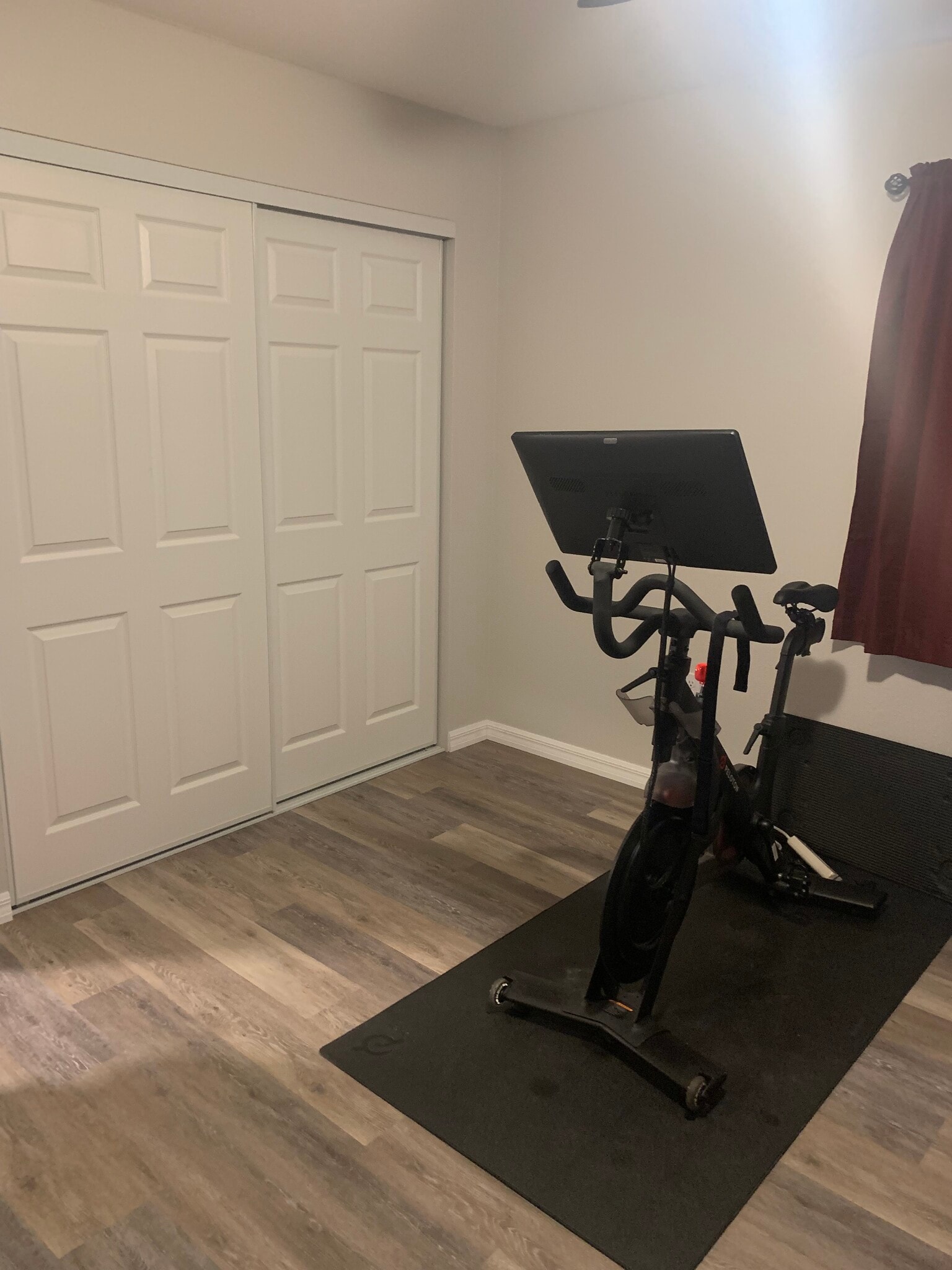 spare room - 1937 Collier Ave