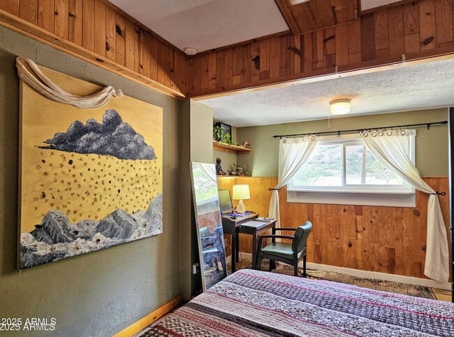 Building Photo - 25 Sowles Ave