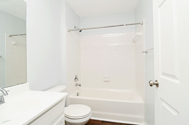 Building Photo - Spacious Pantops Townhome – Convenient, Pet-Friendly Living