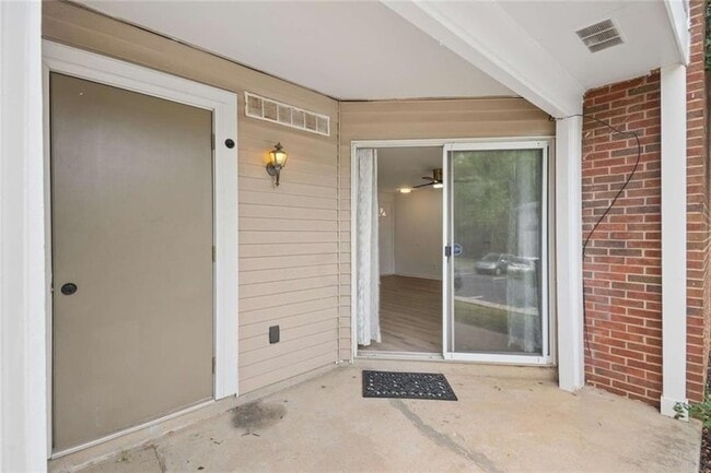 Building Photo - 1466 Keys Crossing Dr NE