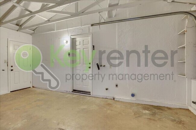 Building Photo - 8256 Manhart Dr