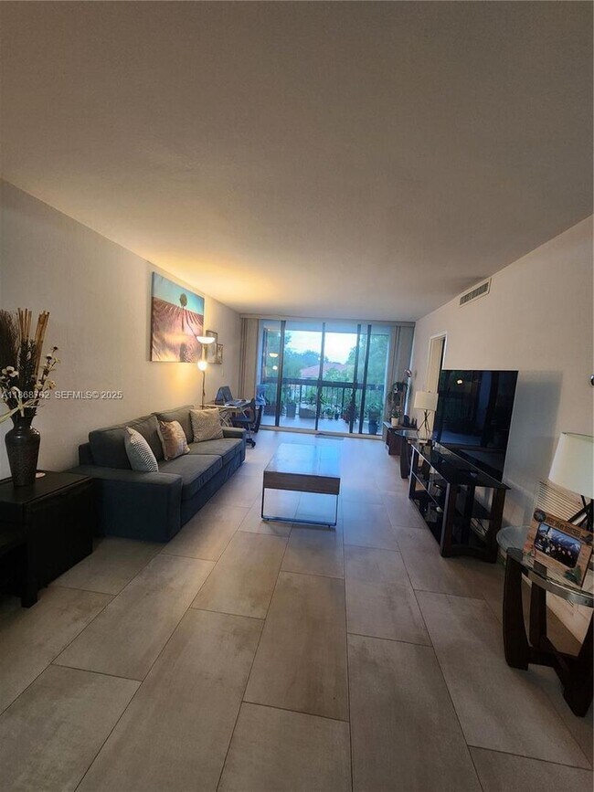 Building Photo - 8419 Forest Hills Dr