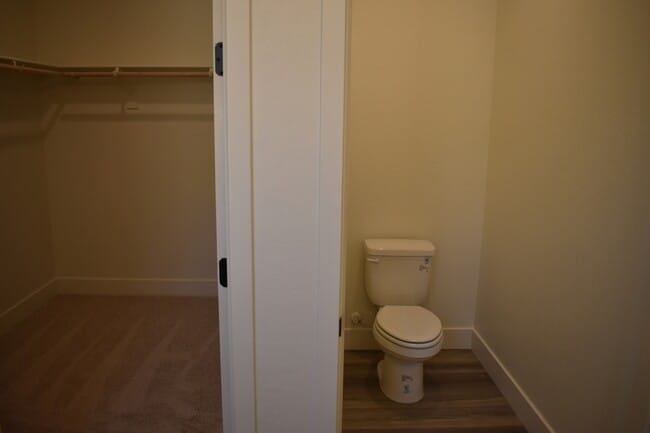 Building Photo - 744 Stephanie Dr