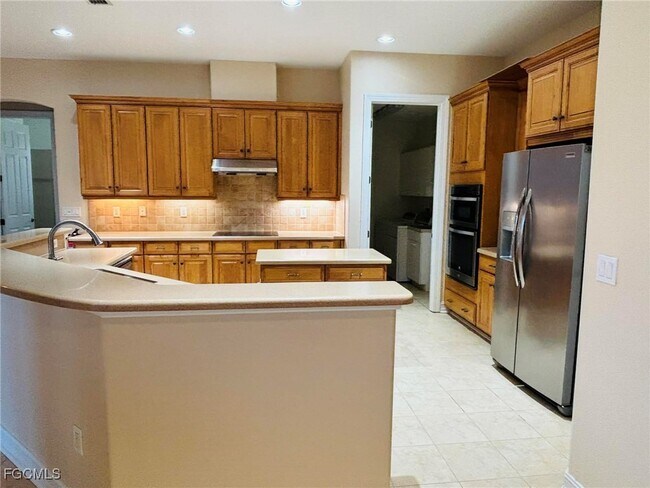 Building Photo - 12500 Fairmont Dr