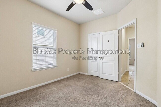 Building Photo - 1807 Golden Maple