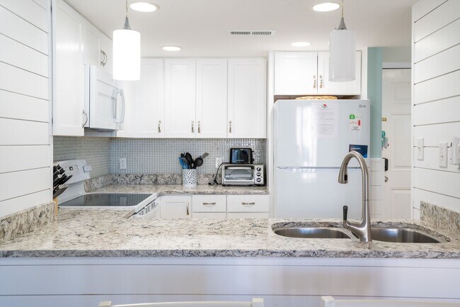 Building Photo - St Regis 2404  @ 2000 New River Inlet Rd