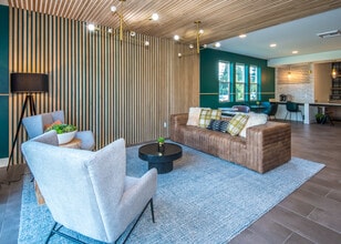 Building Photo - Autumn Grove