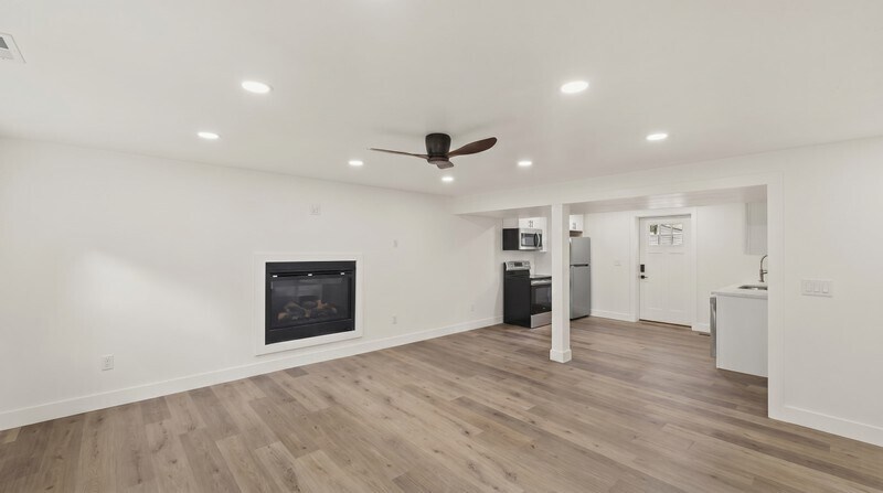 Building Photo - 9073 Elmhearst Dr