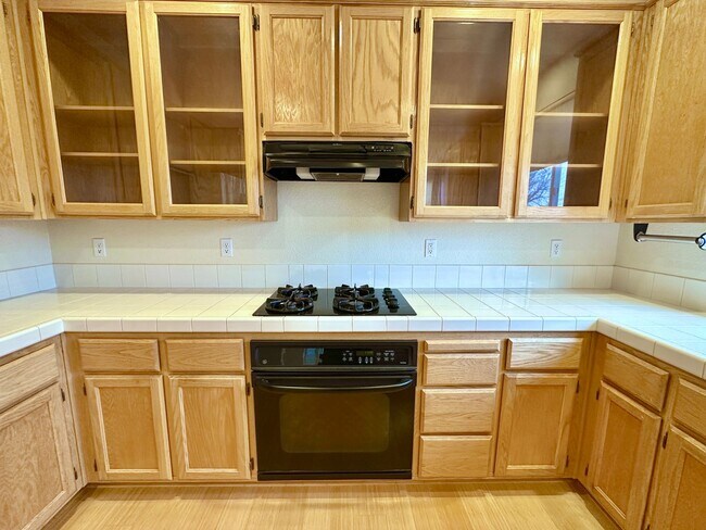 Building Photo - Coming Soon! Charming 3-Bedroom Hamilton Home