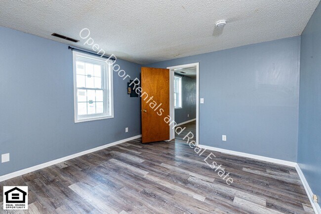 Building Photo - 340 N Wayne St