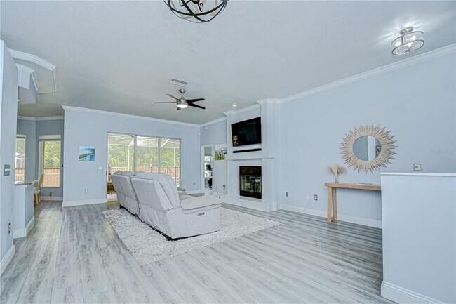 Building Photo - 9813 Woodbay Dr