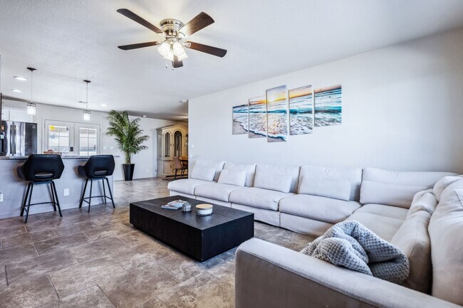 Building Photo - 2261 Sahara Dr