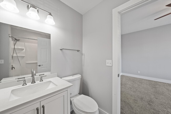 Building Photo - 106 N Main St