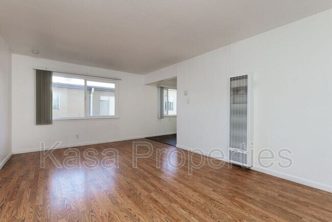 Building Photo - 370 Staten Ave