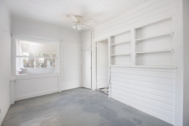 Building Photo - 330 S Woodland Blvd