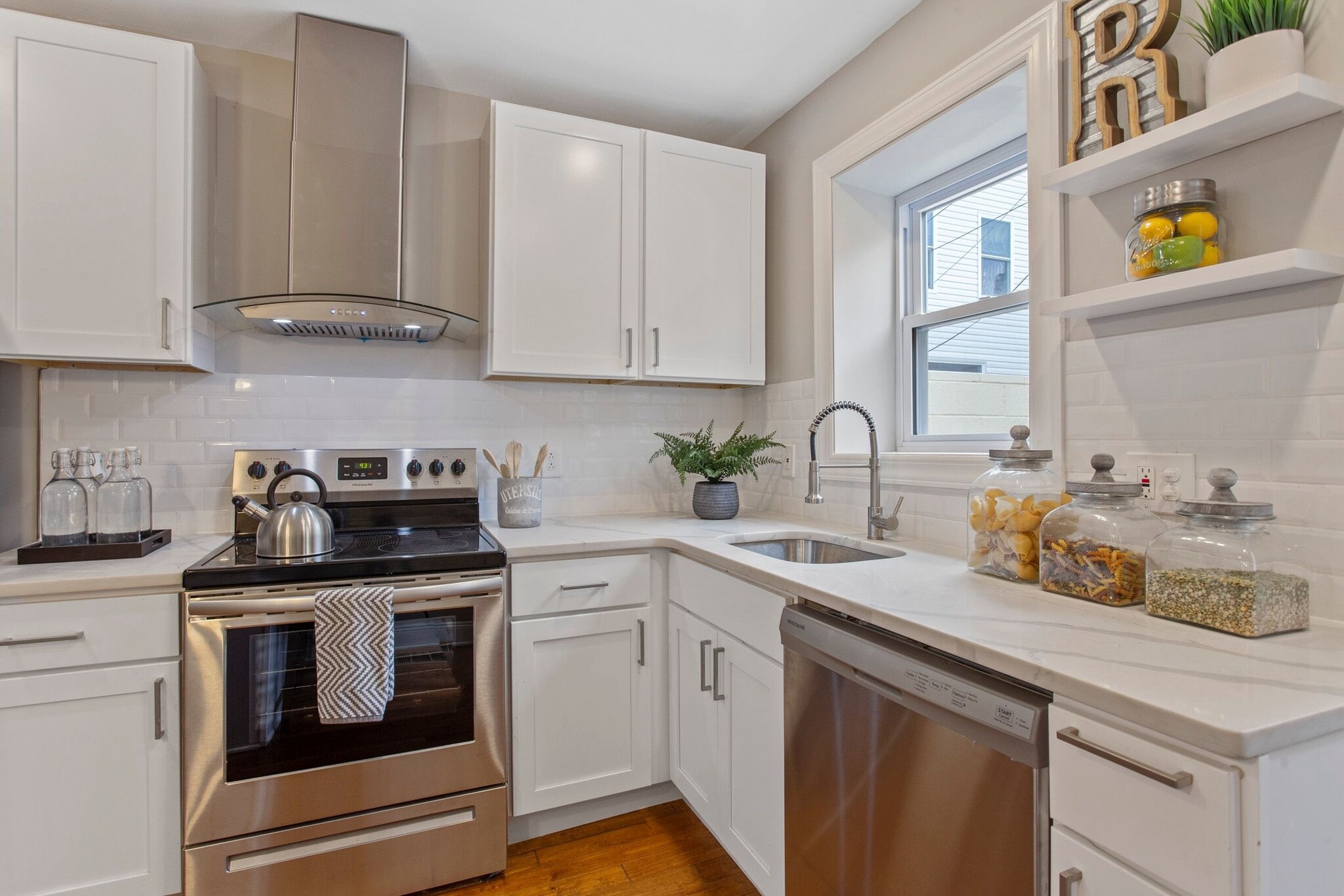 Building Photo - 602 Fernon St