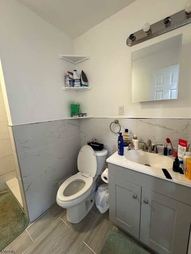 Building Photo - 76 Market St