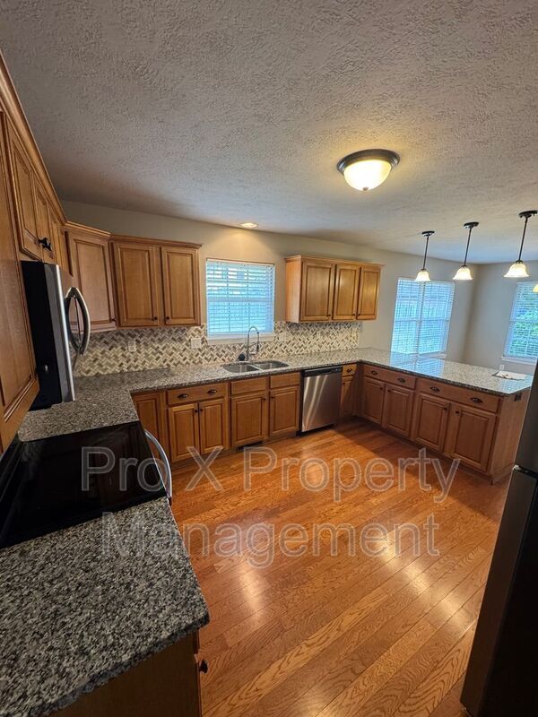 Building Photo - 740 E Gallup Hill Rd