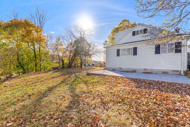 Building Photo - Welcome Home to a 2 bath 4 bedroom  home