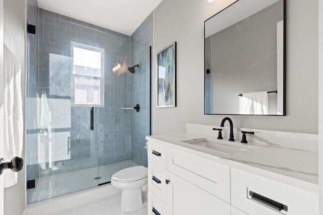 Building Photo - Charming Tampa Rental - Perfectly Located ...