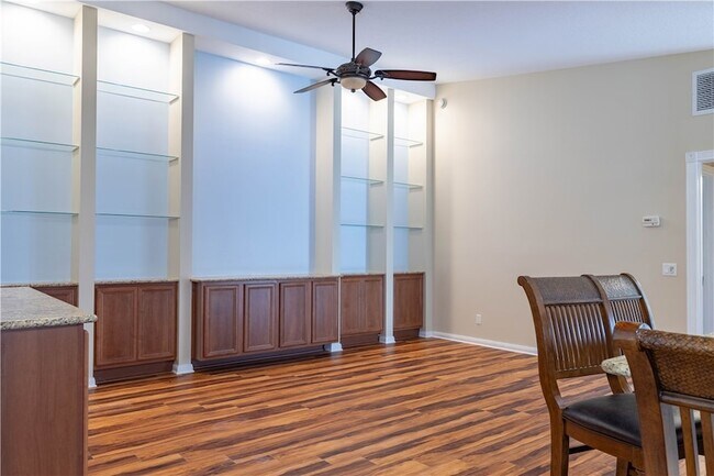 Building Photo - 5009 Corsica Square