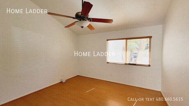 Building Photo - Spacious Townhouse in Tempe!