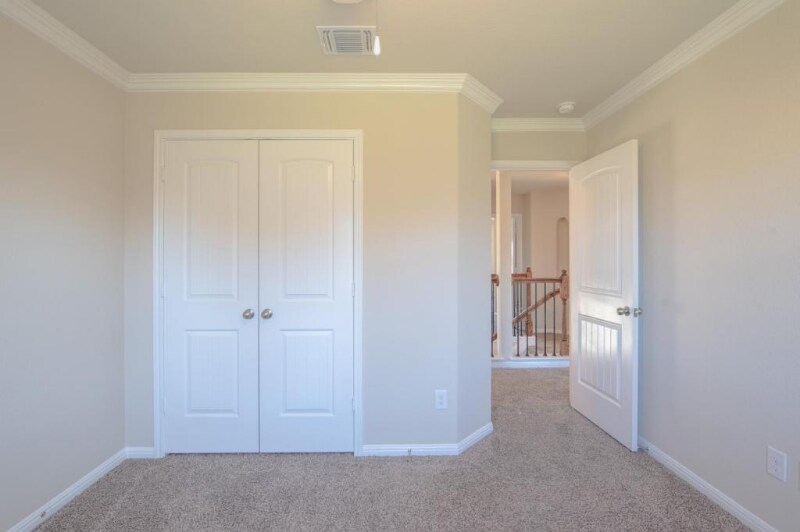 Building Photo - 9501 Raeburn Court