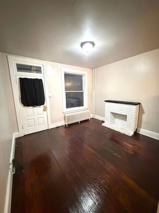 Building Photo - 526 Howard Ave