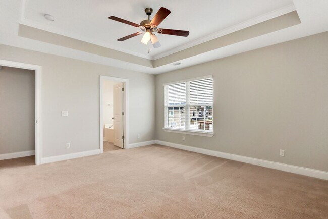 Building Photo - 4 Bed/2.5 Bath in Richmond Hill!