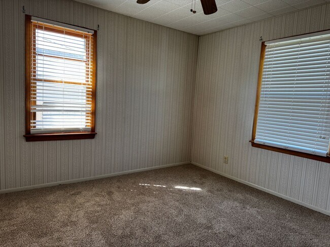 Building Photo - 606 SW 26th Pl