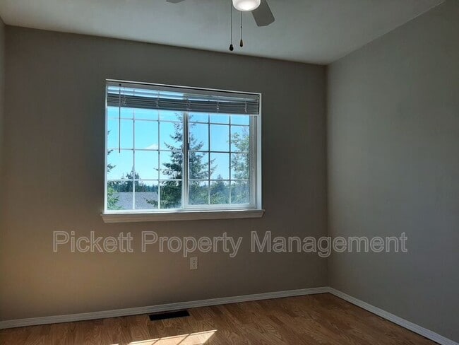 Building Photo - 11027 Pansy Pl NW