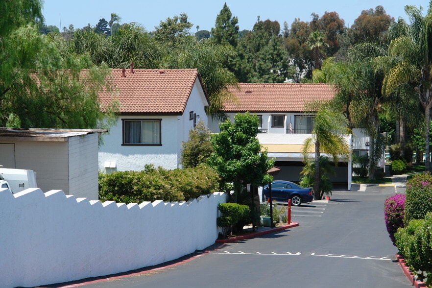 Primary Photo - Plymouth Heights Apartments