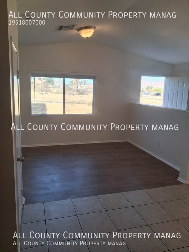 Building Photo - 58439 Palisade Dr