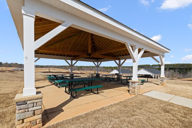 Building Photo - 49 River Bank Rd