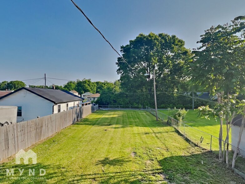 Building Photo - 524 Elwood Ave