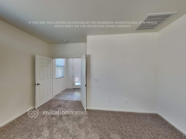 Building Photo - 2079 N Heritage St