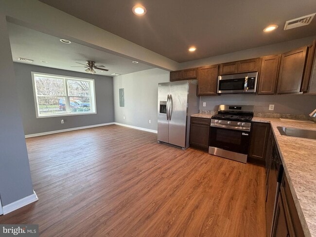 Building Photo - 5517 Schumacher Dr