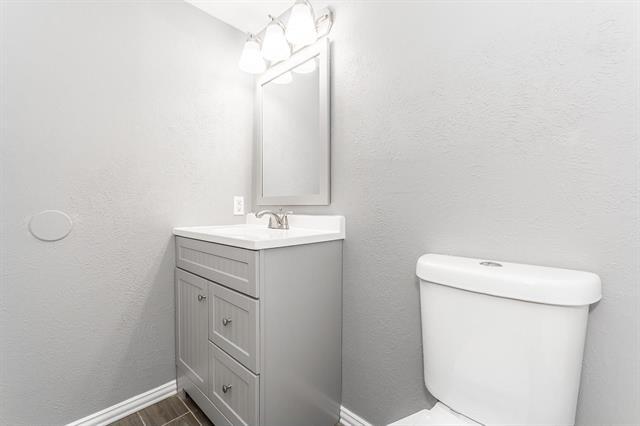 Building Photo - 221 Hardwood Trail